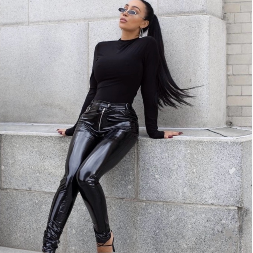 🔥 HERA COLLECTION FAUX VINYL PVC
LEATHER PANTS Size Small - Picture 6 of 8